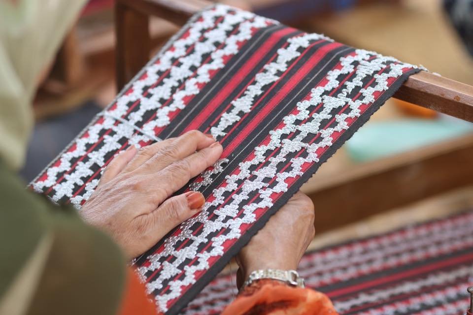 Perajin Tapis Lampung
